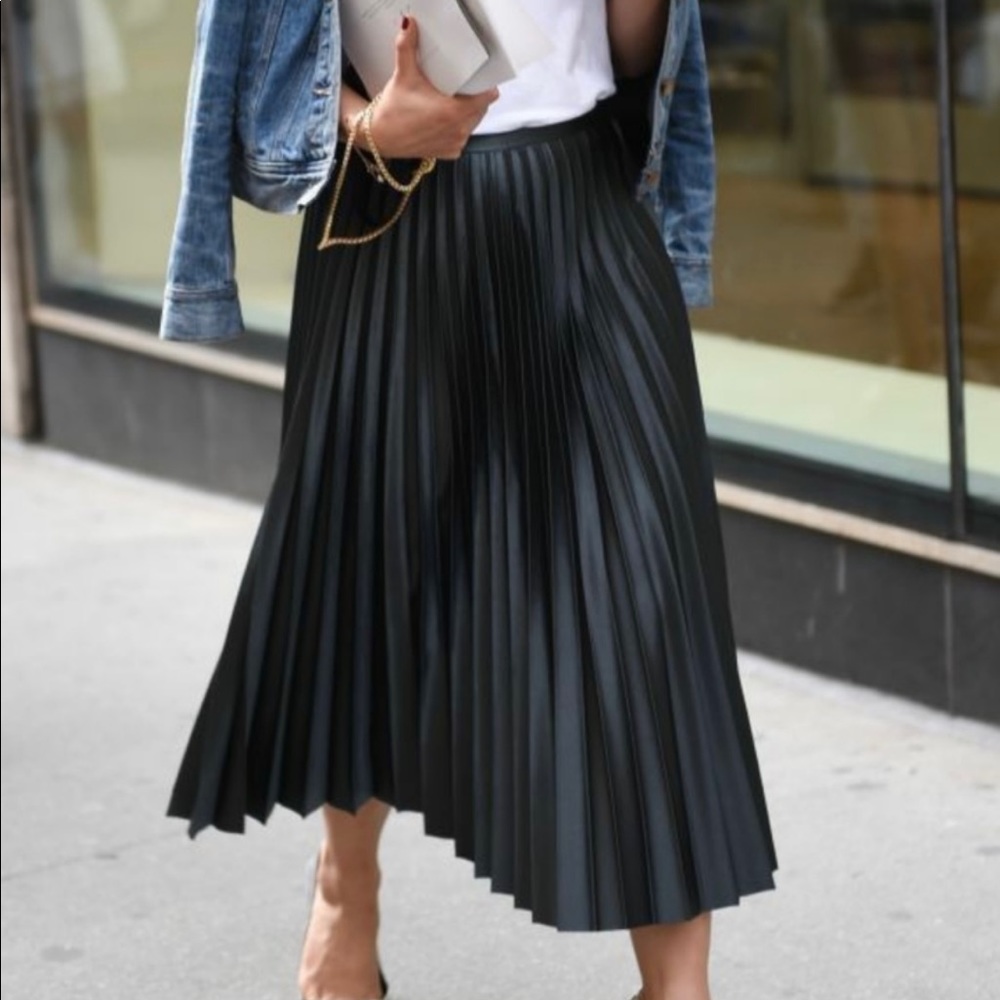 ZARA Black Midi Pleated Skirt